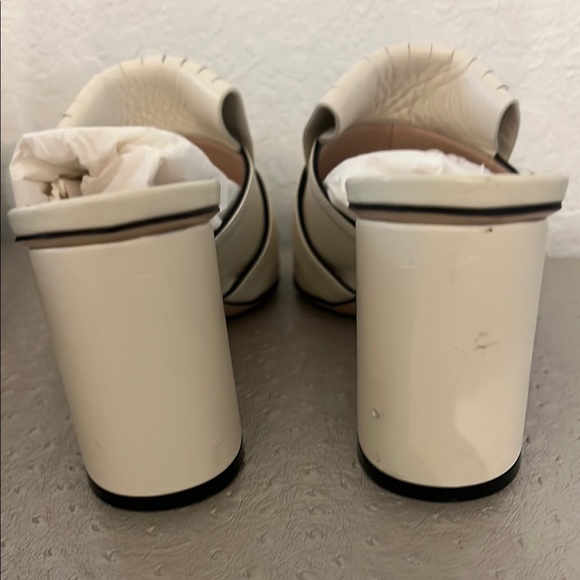 Gucci leather slides with gold double GG hardware .size 39 - Picture 6 of 15